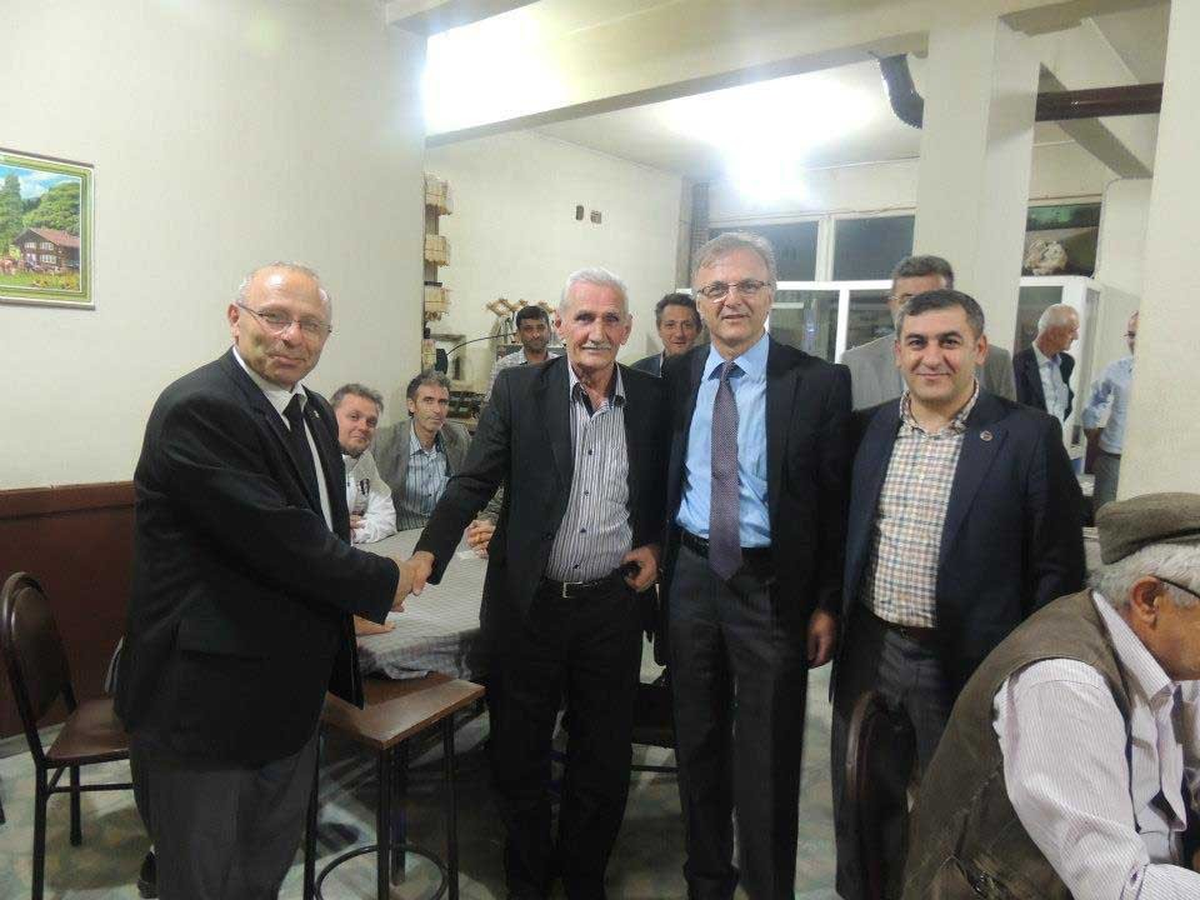 AK Parti Çerkezköy İlçe Başkanlığı Kahvehane Ziyaretlerini Sürdürüyor.