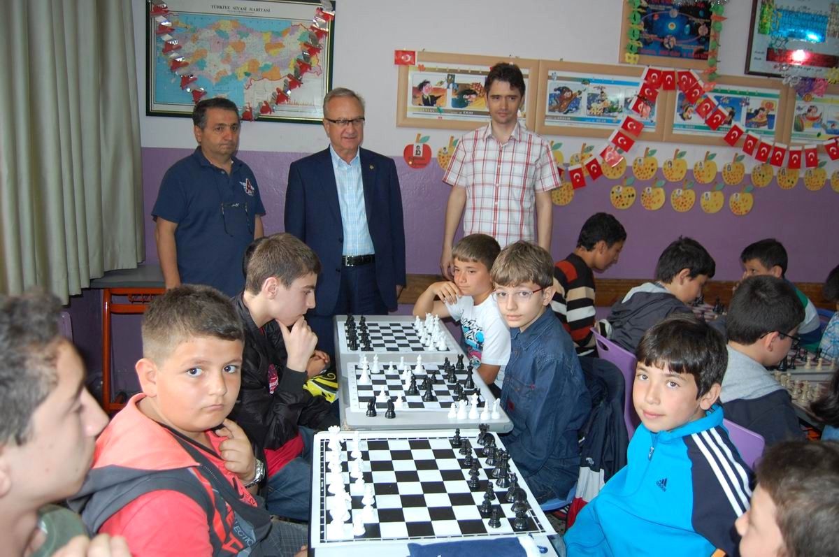 Bandırma Kent Konseyi\'nden Satranç Turnuvası
