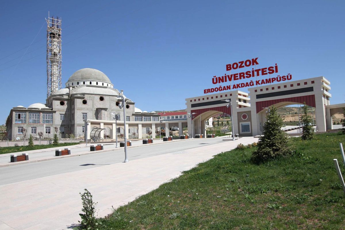 Bozok Üniversitesi Kampus Alanına Yapılan Cami İnşaatı Hızla Yükseliyor
