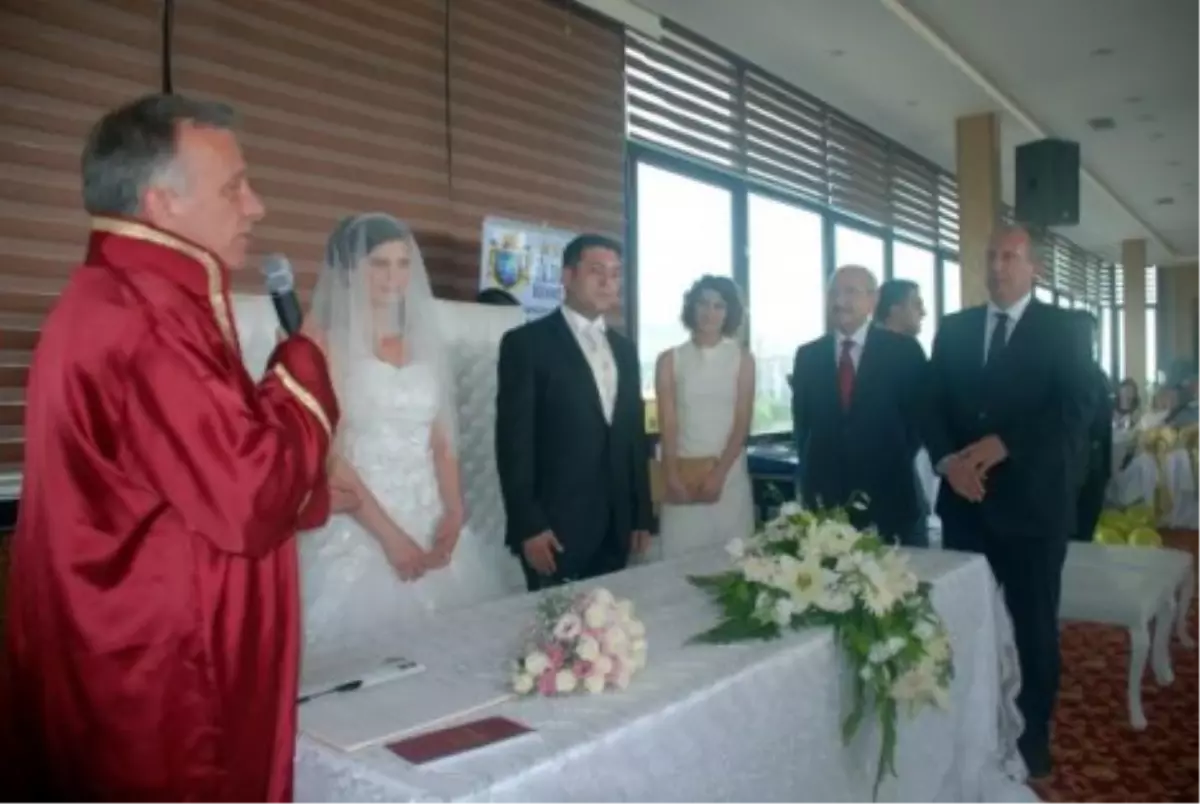 CHP Genel Başkanı Kılıçdaroğlu Nikah Şahitliği Yaptı