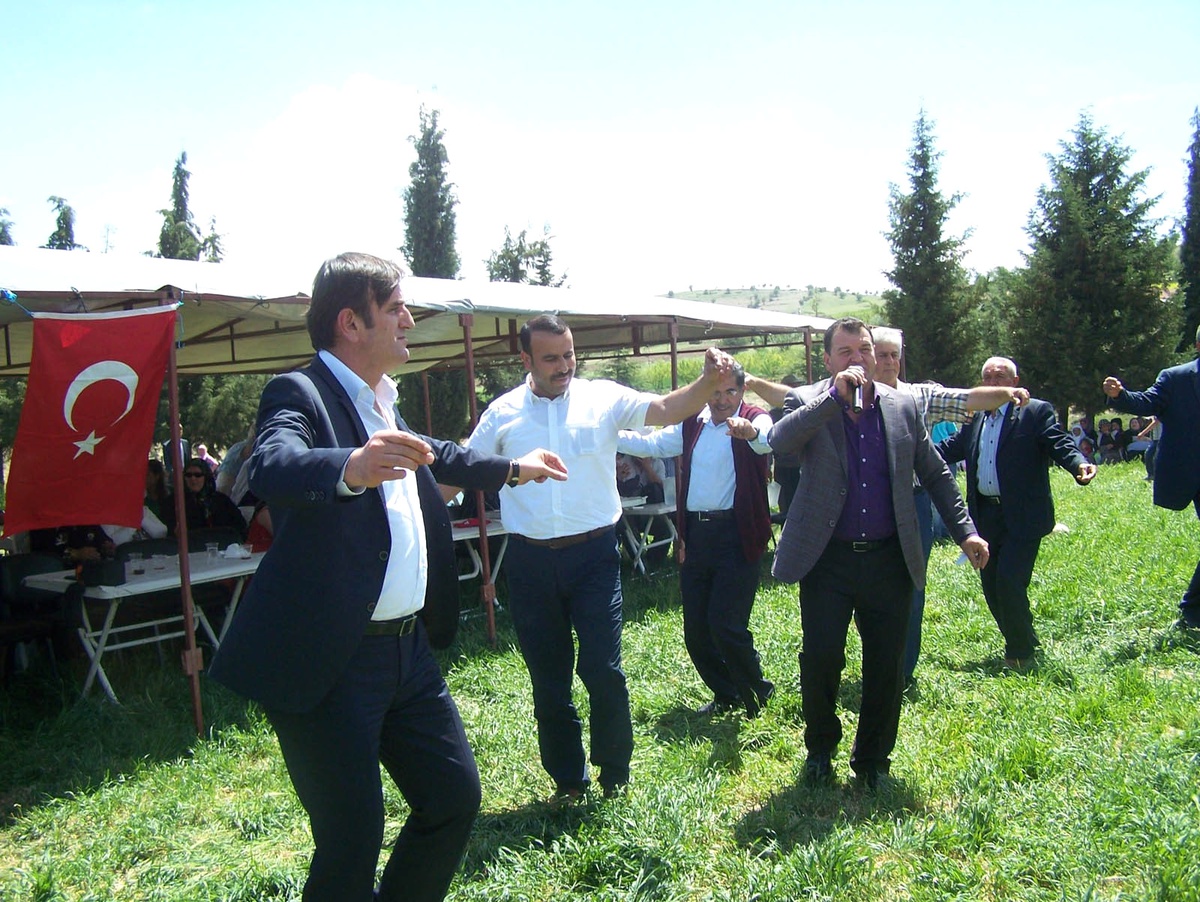 Küçükköy\'de "5.hıdrellez Şenlikleri" Düzenlendi