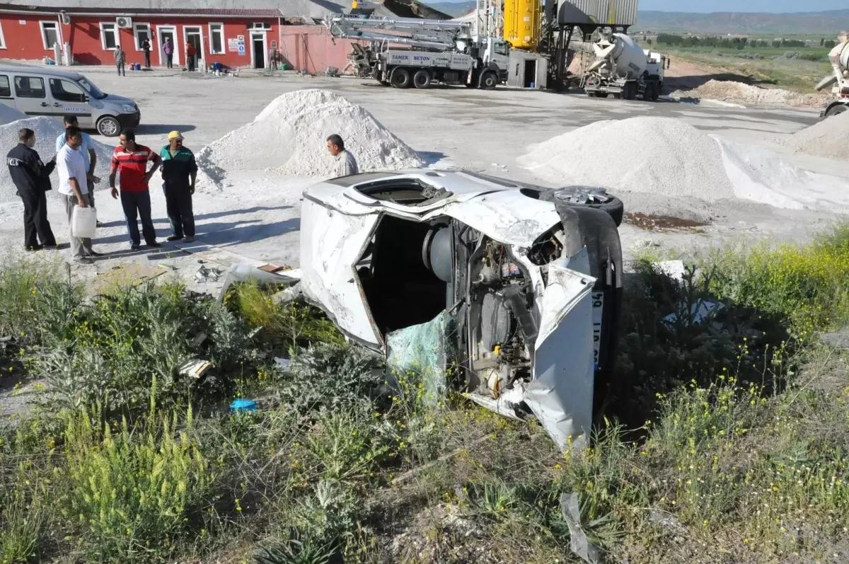 Yerköy\'de Trafik Kazası: 3 Yaralı