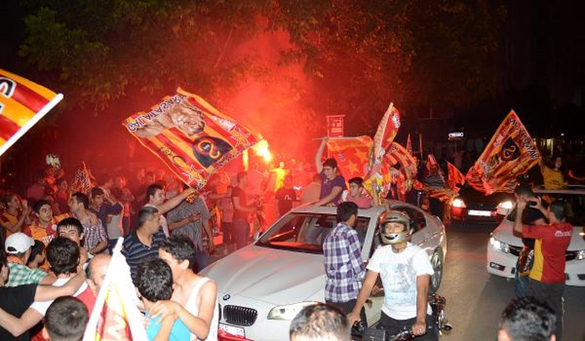 Adana\'da Galatasaray Sevinci