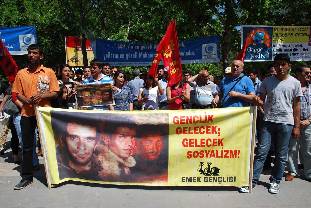 Adıyaman\'da Emek Gençliği Deniz\'leri Anıyor