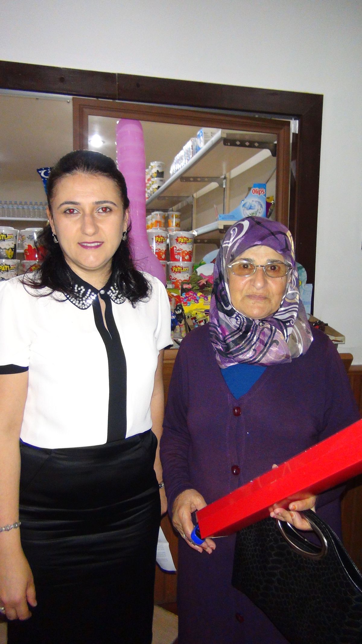AK Parti Manavgat İlçe Teşkilatı Kadın Kolları Anneler Gününü Kutladı