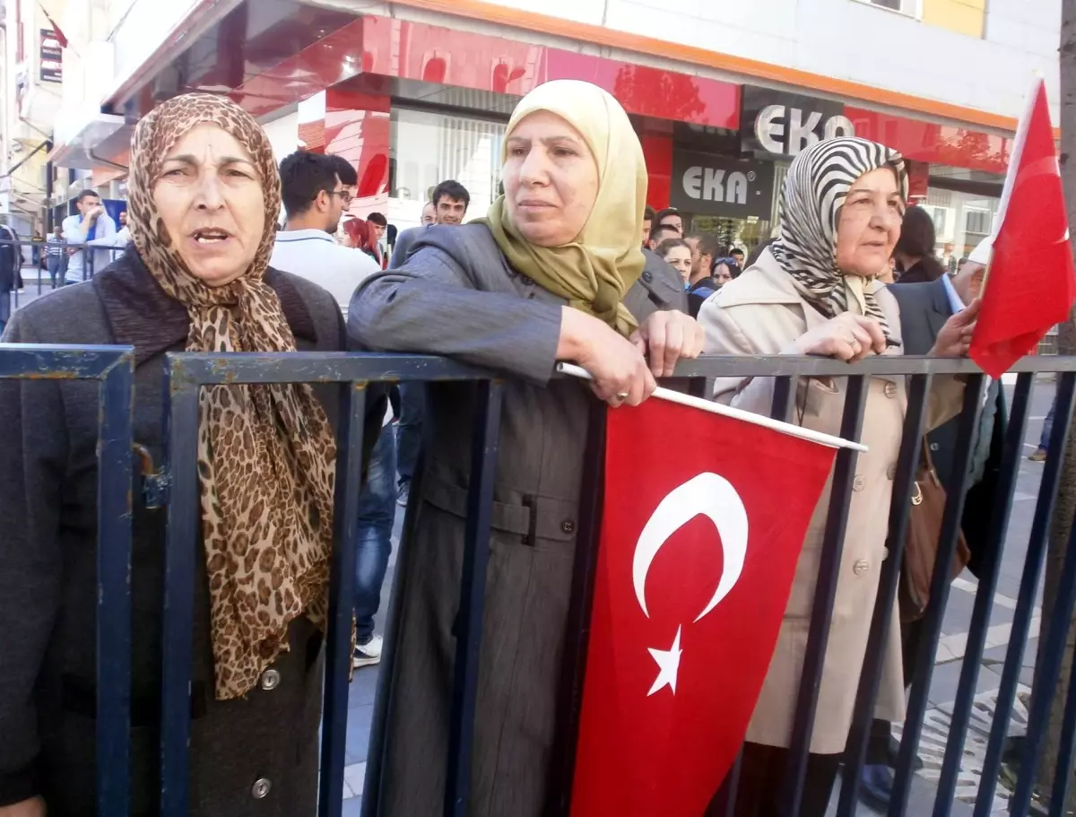 Akil İnsanlara Sivas\'ta "Düdüklü" Protesto