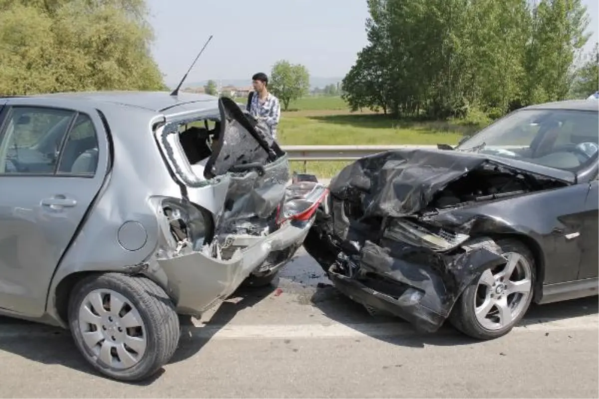 Alkollü Kadın Sürücü Kazaya Neden Oldu: 4 Yaralı