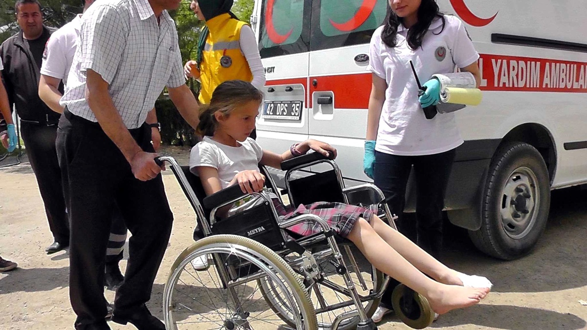 Ayağına Çay Dökülen Kız Çocuğu Hastanelik Oldu