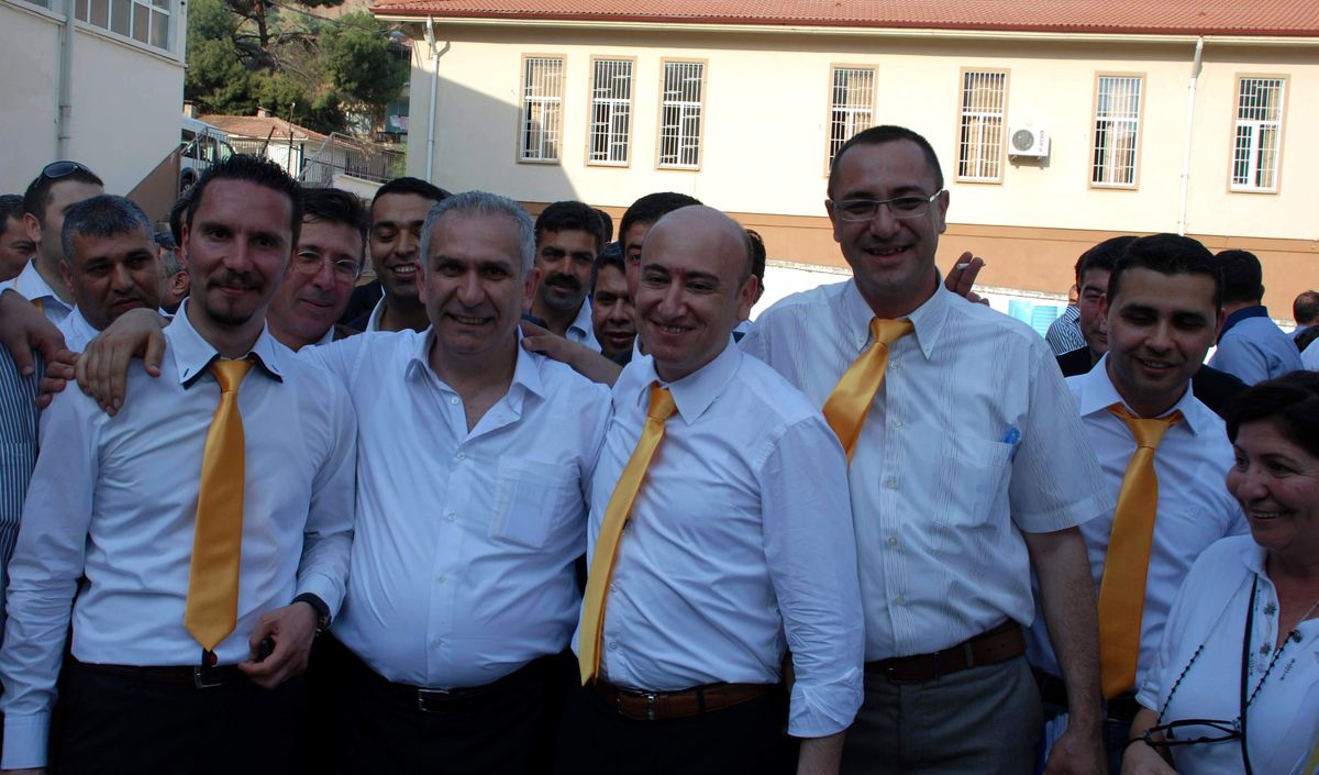 Ayto\'da Seçimin Rengi Sarı