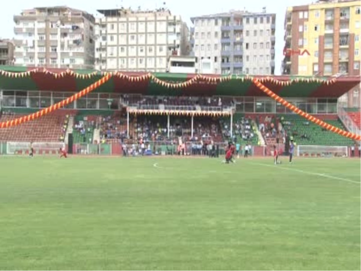 Diyarbakır Büyükşehir Belediyespor\'da Şampiyonluk Sevinci