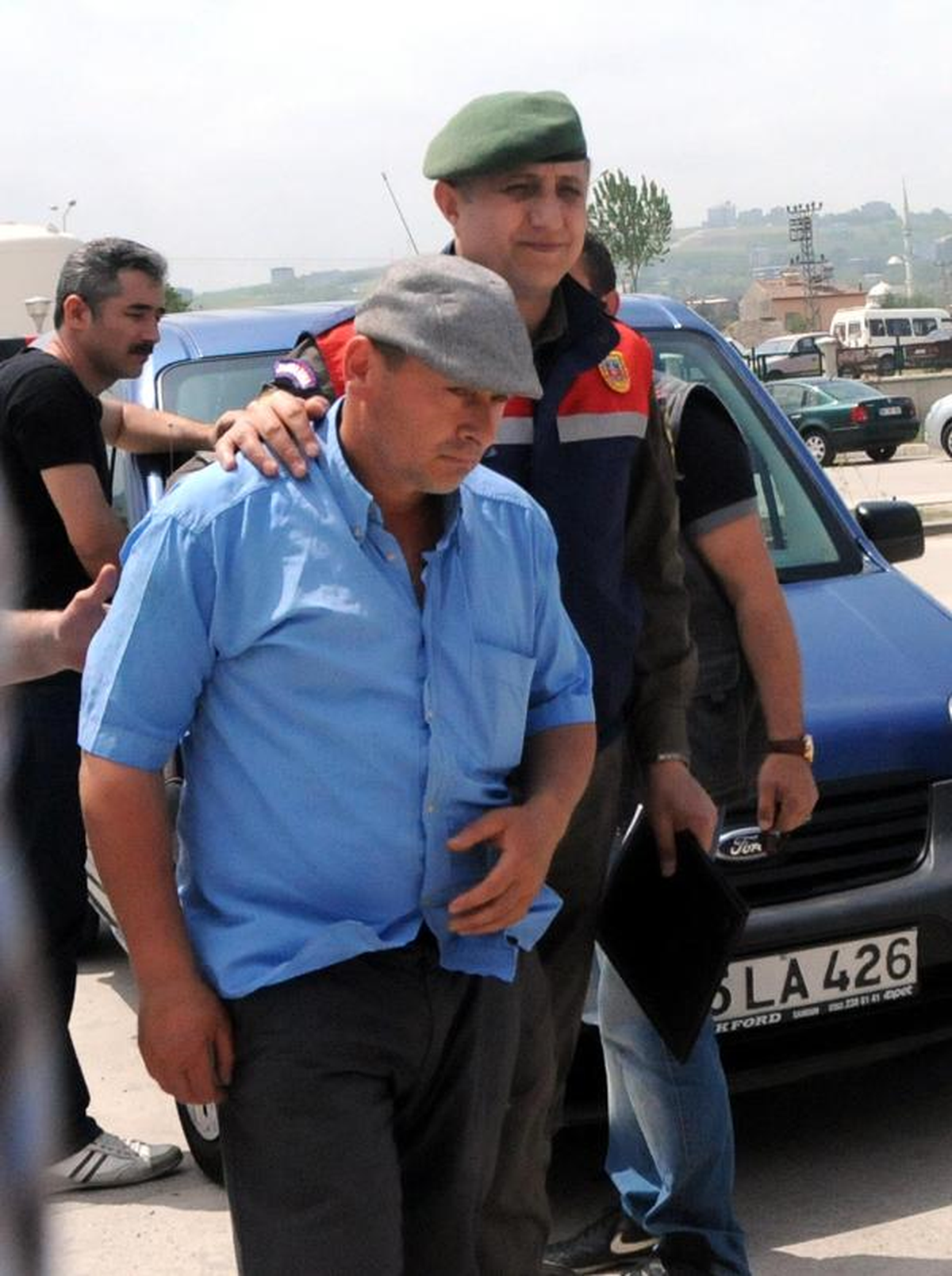 Göğsünden Vurulan Kız, Ağır Yaralandı