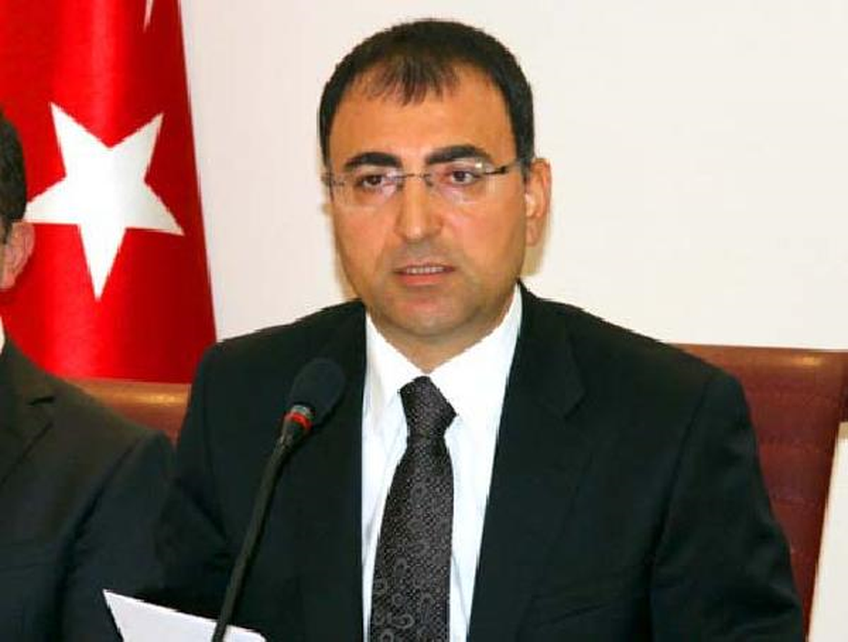 İzmir Valisi Diyarbakır\'a, Diyarbakır Valisi İzmir\'e Gidiyor