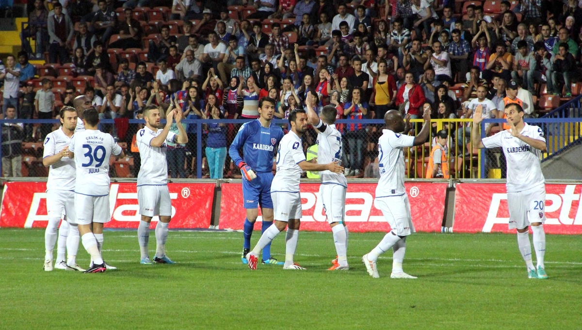 Kardemir D.ç. Karabükspor - Gaziantepspor Maçı 1-0 Devam Ediyor