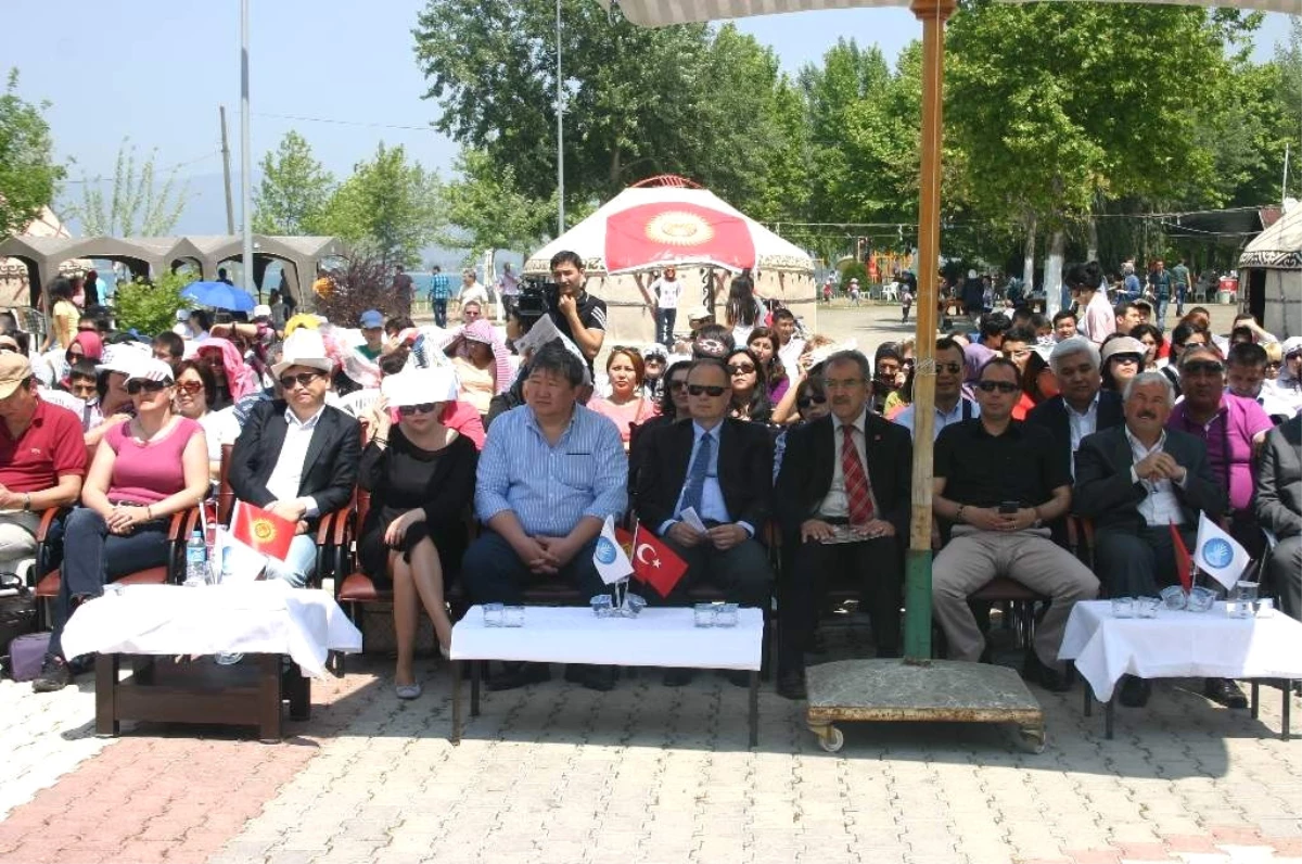 Kırgız-Türk İlişkileri Sempozyumu Sona Erdi