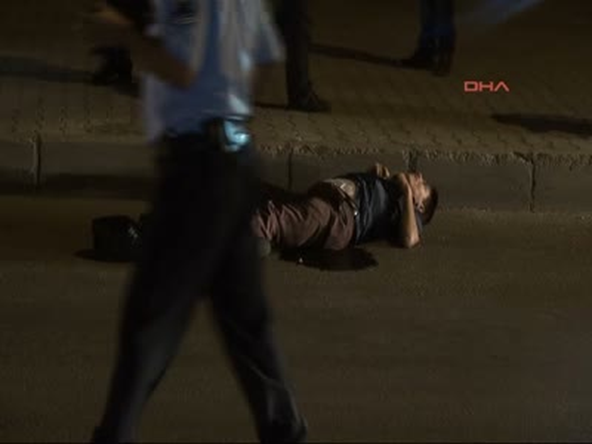 Seyir Halindeki Bir Araçtan Açılan Ateş Sonucu Emekli Polis Memuru Hayatını Kaybetti