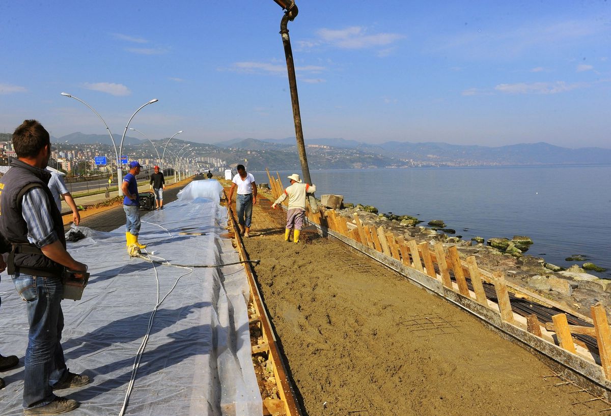Yürüyüş Yoluna Paralel Bisiklet Yolu