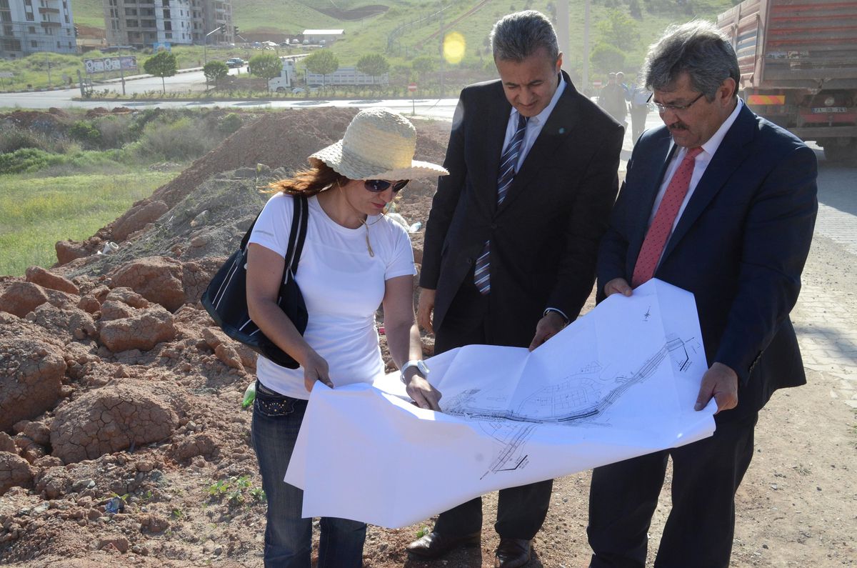 Başkan Korkmaz Belediye Hizmetlerini Yerinde İnceledi