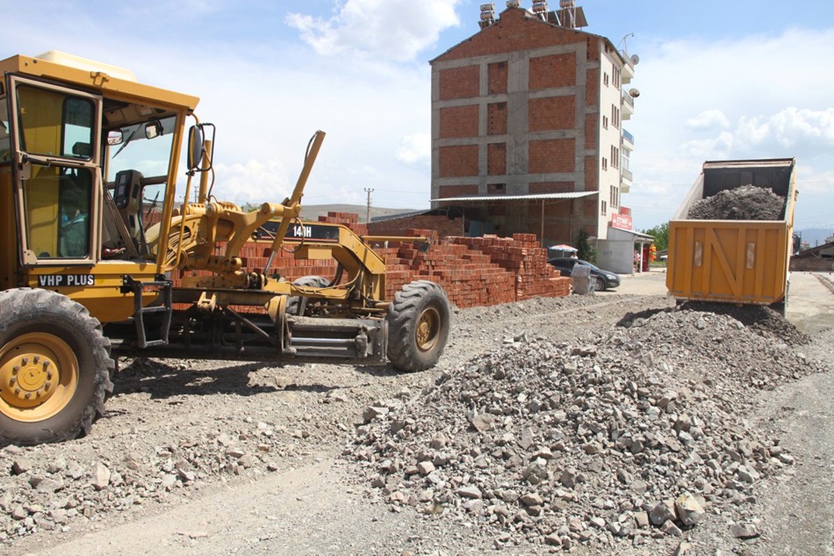 Elazığ Belediyesi\'nden İmar Yolları Çalışması