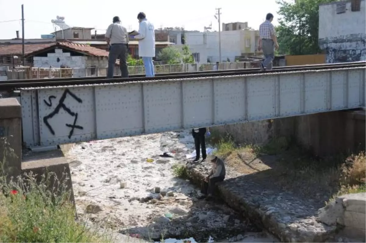 İşe Giderken Tren Çarptı