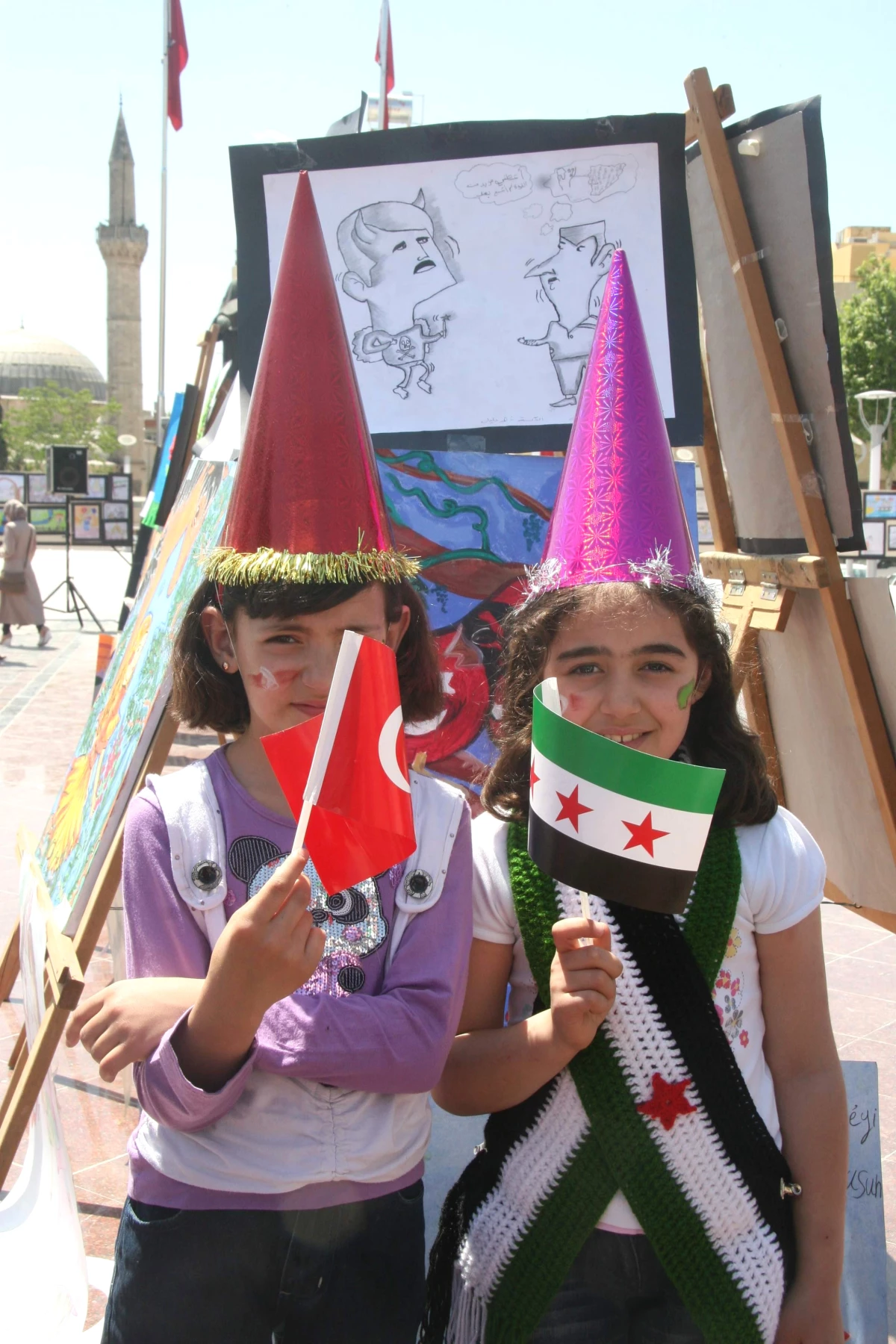 Kilis\'teki Suriyeliler, El İşi ve Resim Sergisi Açtı