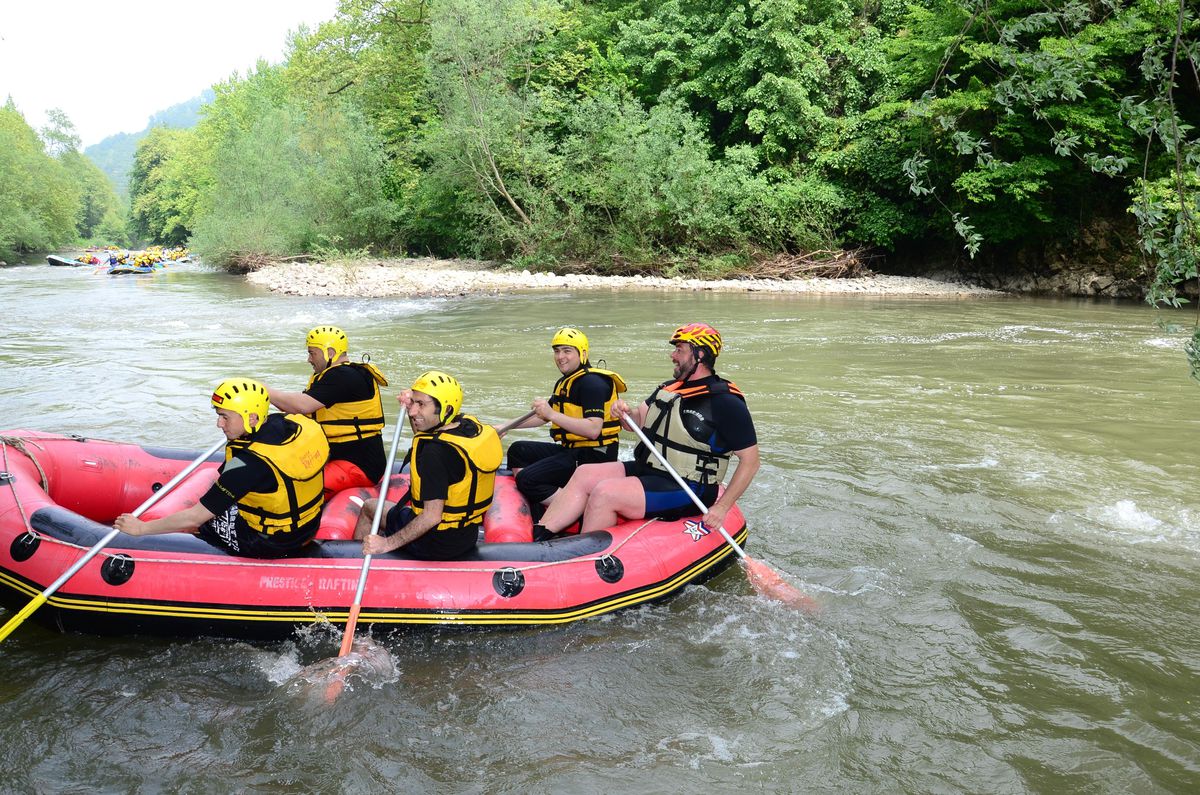 Medya Düzce\'de Rafting Turunda Bir Araya Geldi