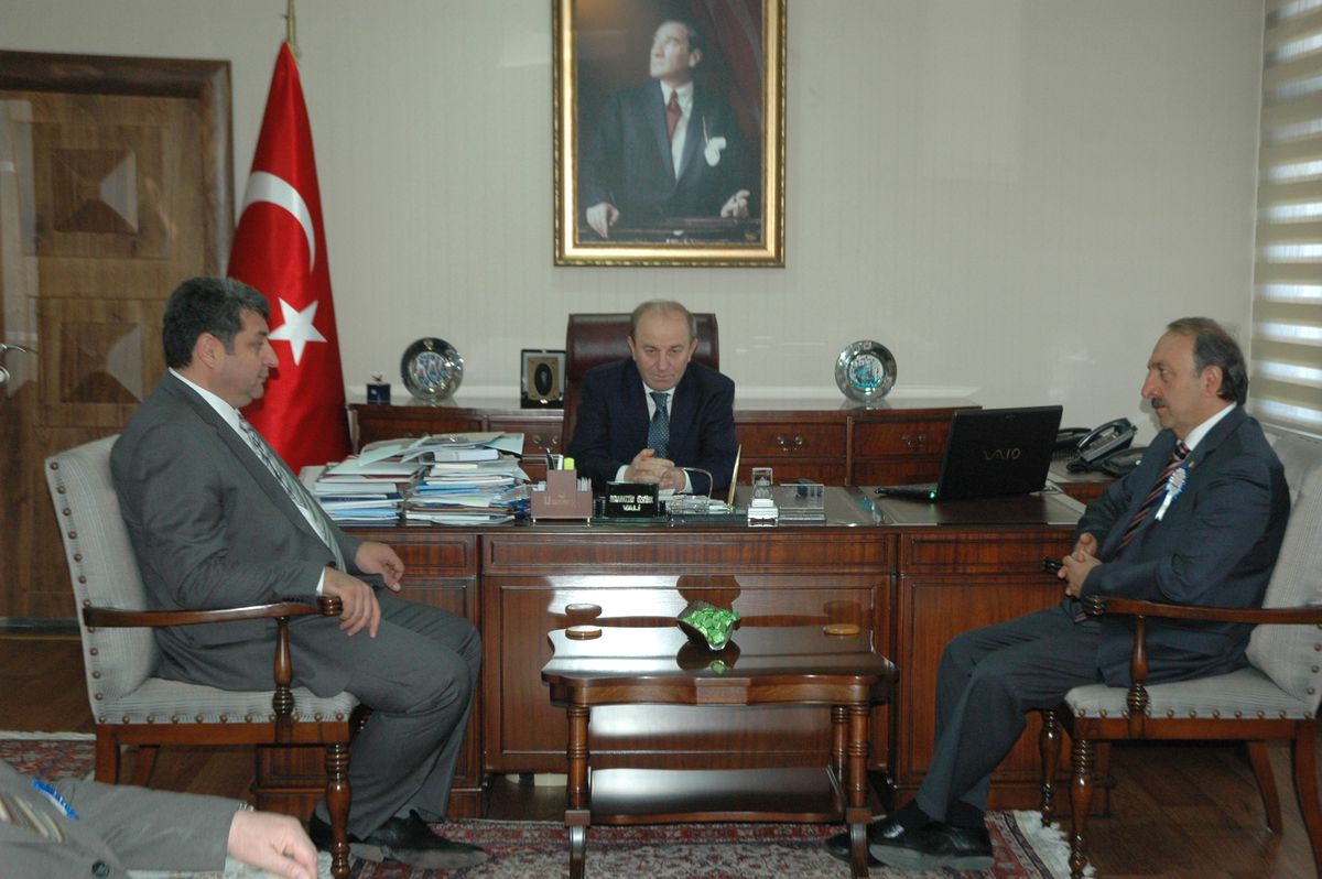 Vakıflar Bölge Müdürü Ejder\'den Vali Öztürk\'e Ziyaret