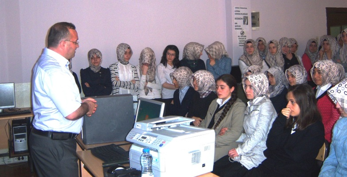Yeşilay Eğitimleri Okullarda Hız Kesmeden Devam Ediyor