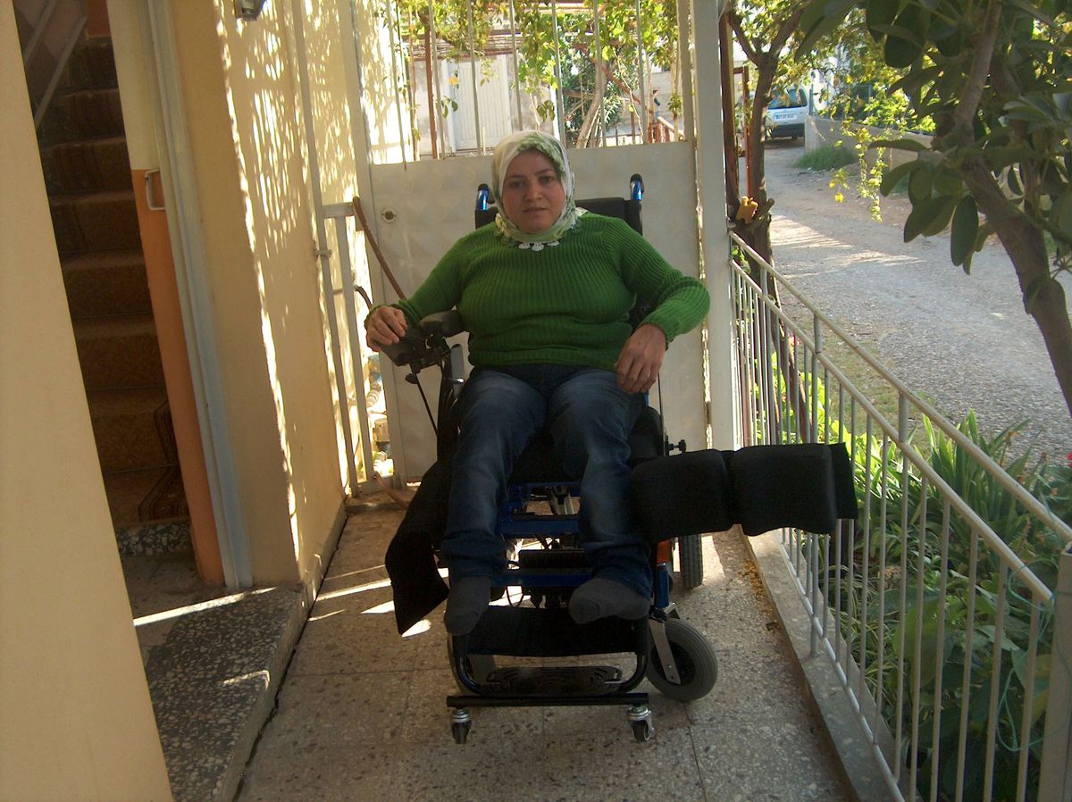 Züleyha\'nın Akülü Tekerlekli Sandalye Sevinci