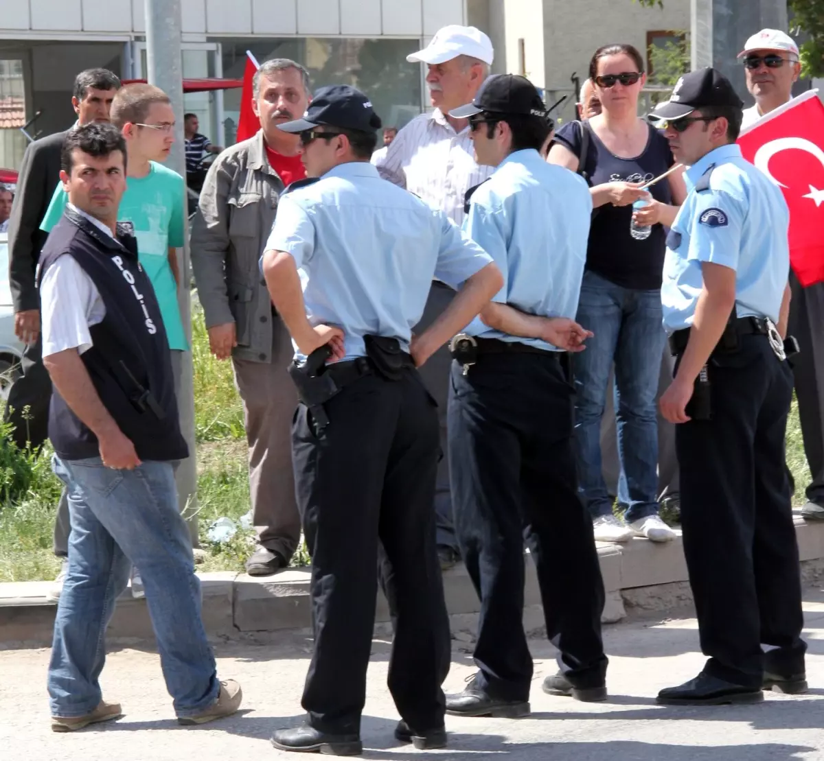 Akil İnsanlar Heyeti Çankırı\'da Protesto Edildi