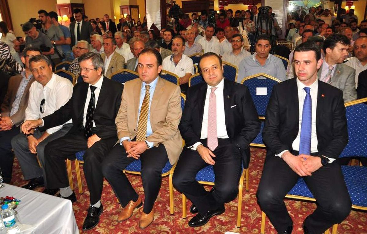 Bakan Bağış, Bahçeli ve Kılıçdaroğlu\'nu Ti\'ye Aldı