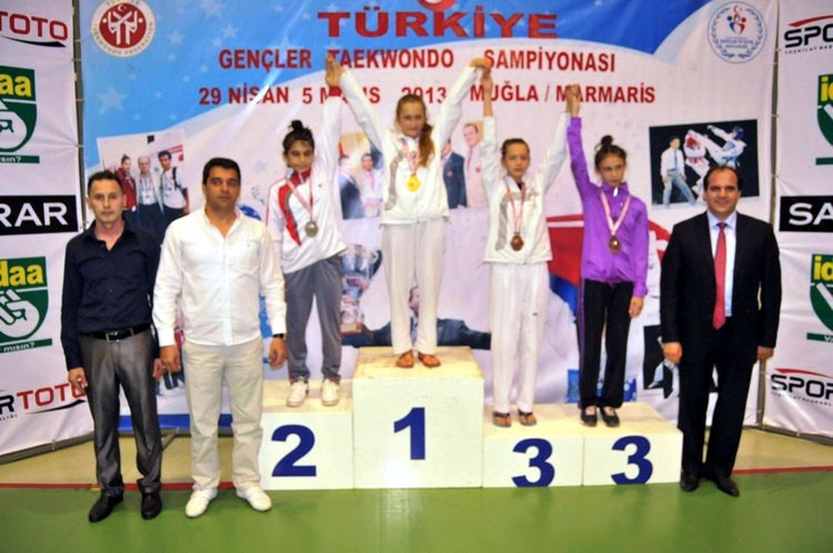 Bilecik\'te Ayşe Beyza Yıldız\'ın Türkiye Şampiyonluğu Sevinci