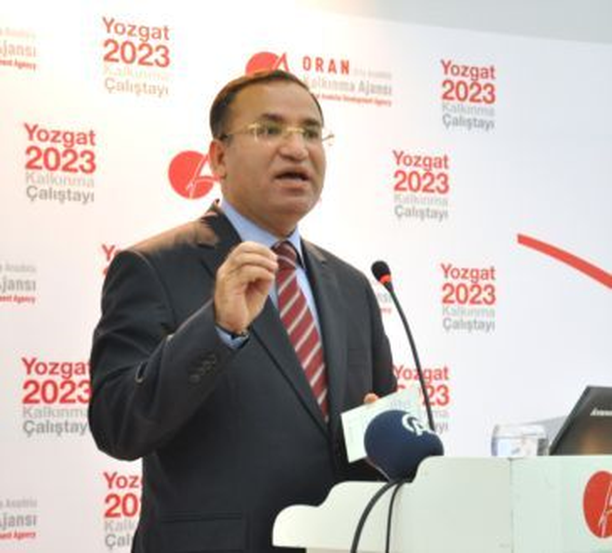 Bozdağ Anayasa Çalışmaları ile İlgili Muhalefete Yüklendi