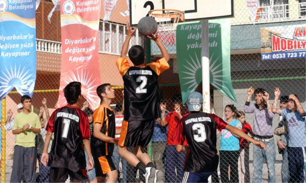 Diyarbakır\'da Sokak Basketbol Turnuvası Sona Erdi