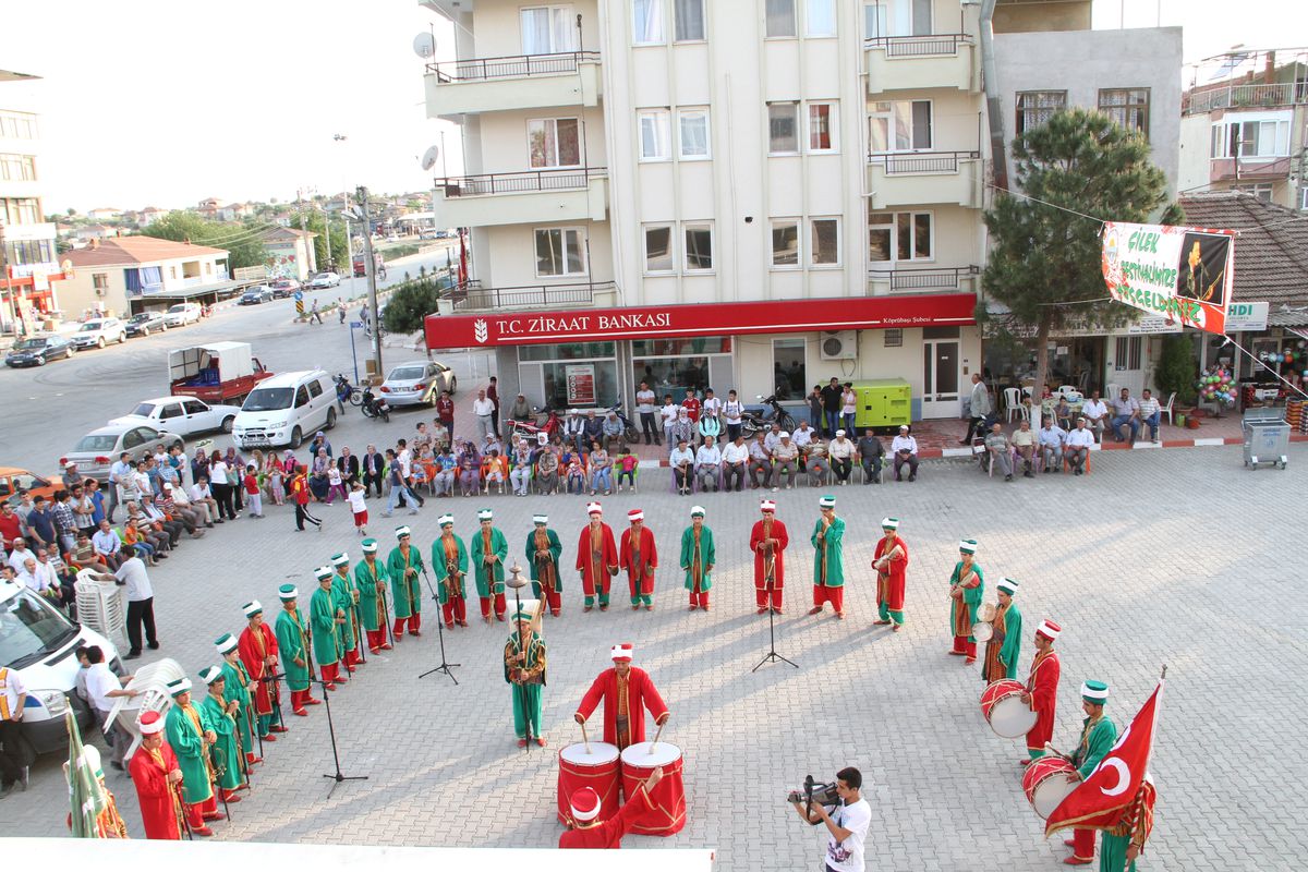 Köprübaşı, Askerlerini Mehteranla Uğurladı