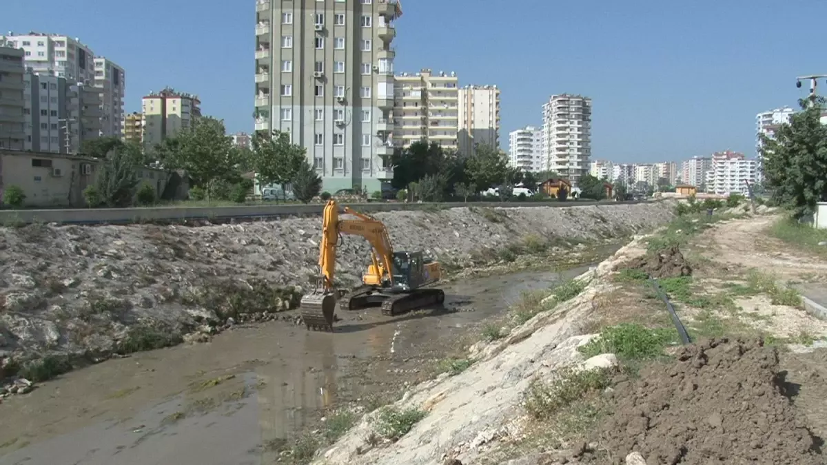 Mezitli Belediyesi\'nden Temizlik Çalışması