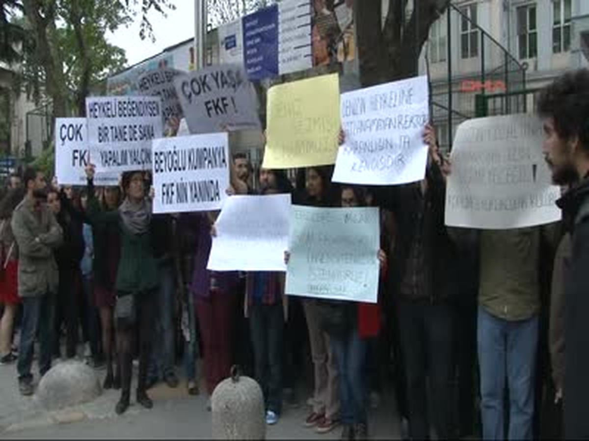 Msgsü Önünde Deniz Gezmiş Heykeli Eylemi