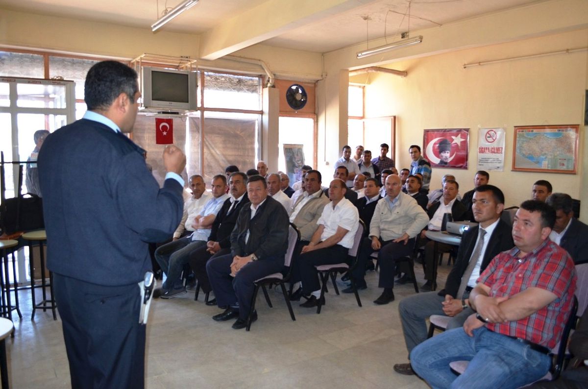 Niğde\'de Şoförlere Trafik Eğitimi Verildi