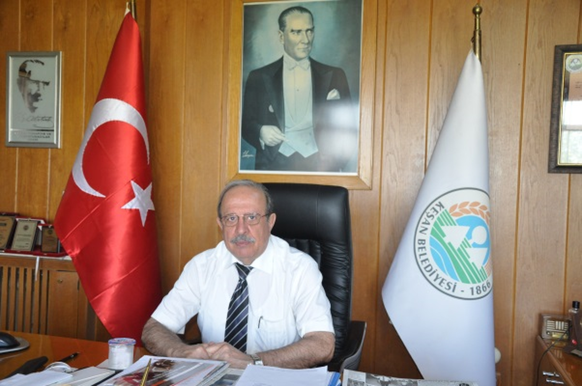 Özcan, Atık Su Arıtma Tesisi Projesi\'yle İlgili İstanbul\'a Gitti