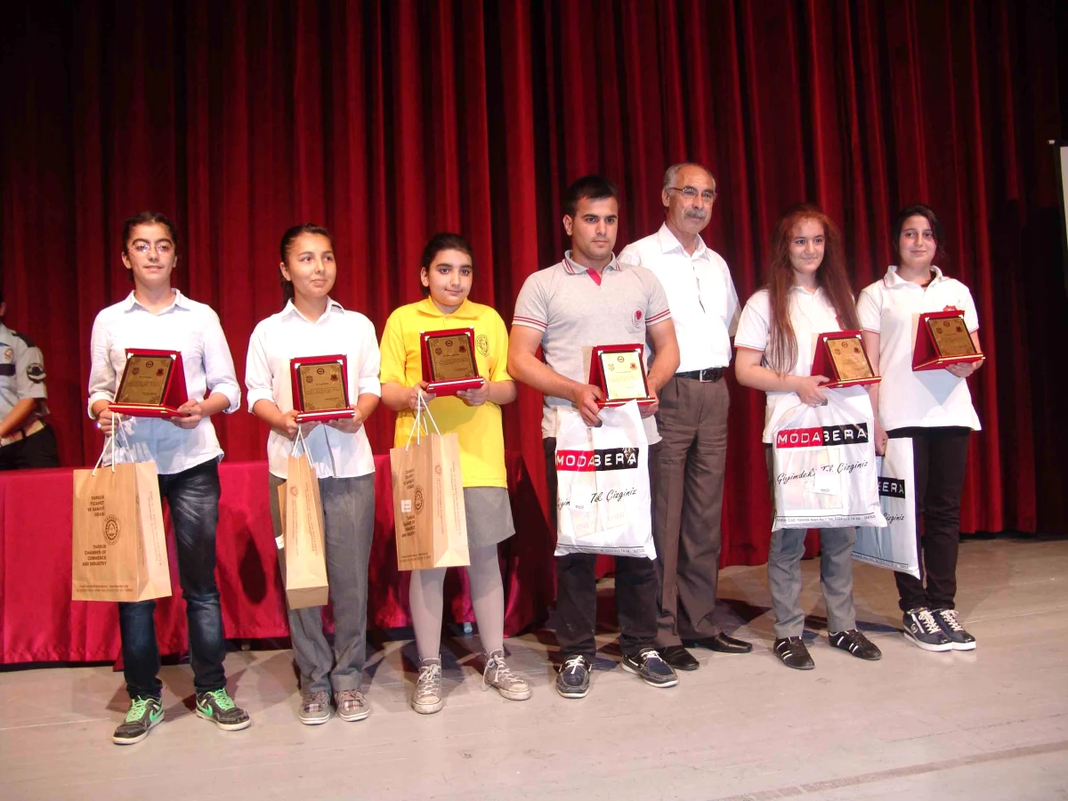 Tarsus\'ta Yılın Trafikçileri Ödüllerini Aldı