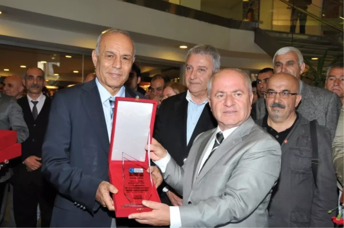 Üç Fidan ve 68 Kuşağının Sergisi Açıldı