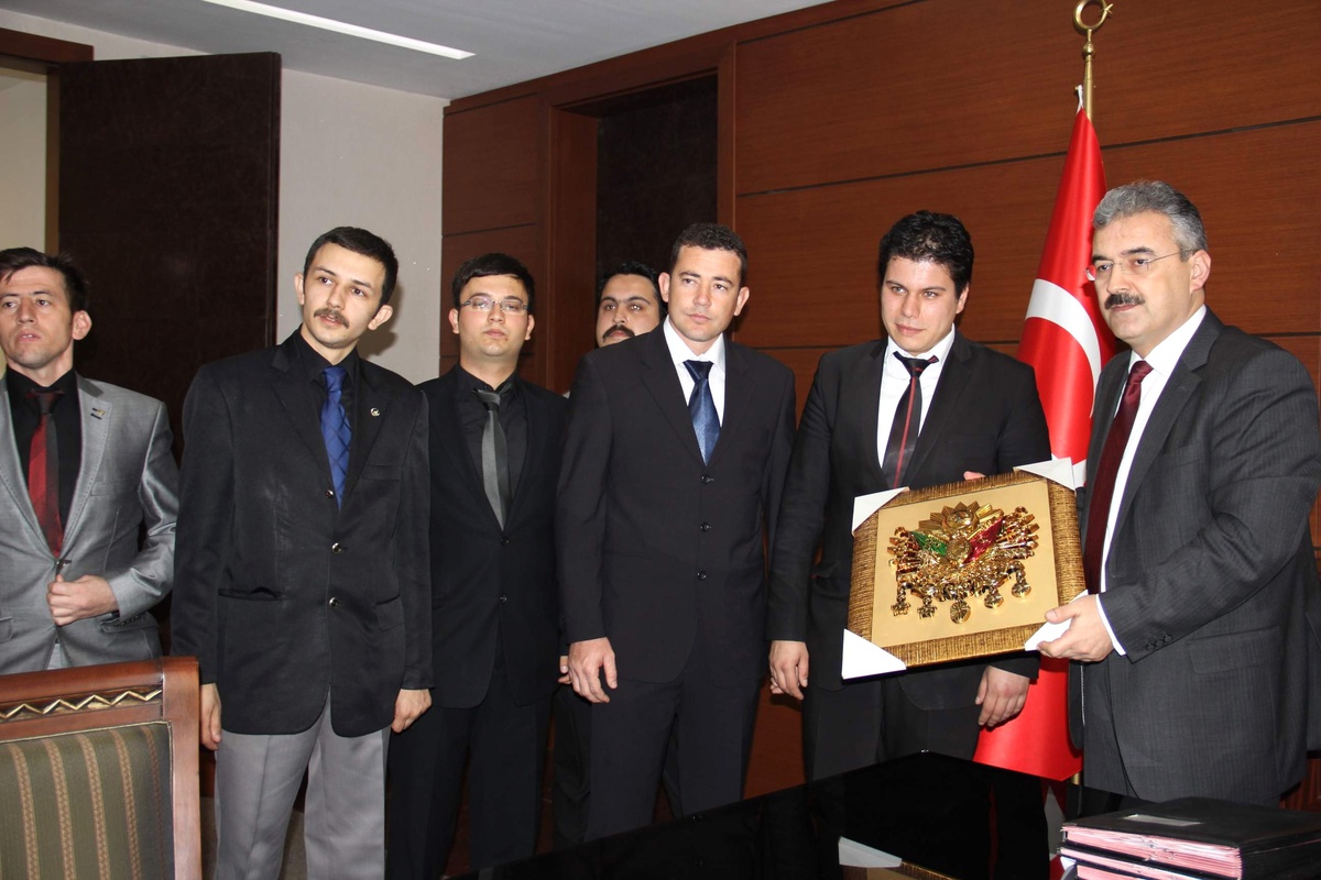 Ülkü Ocakları\'ndan, Vali Ayyıldız\'a Ziyaret
