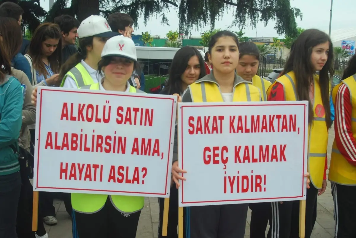 Vali Şahin Trafik Kazalarına Dikkat Çekti