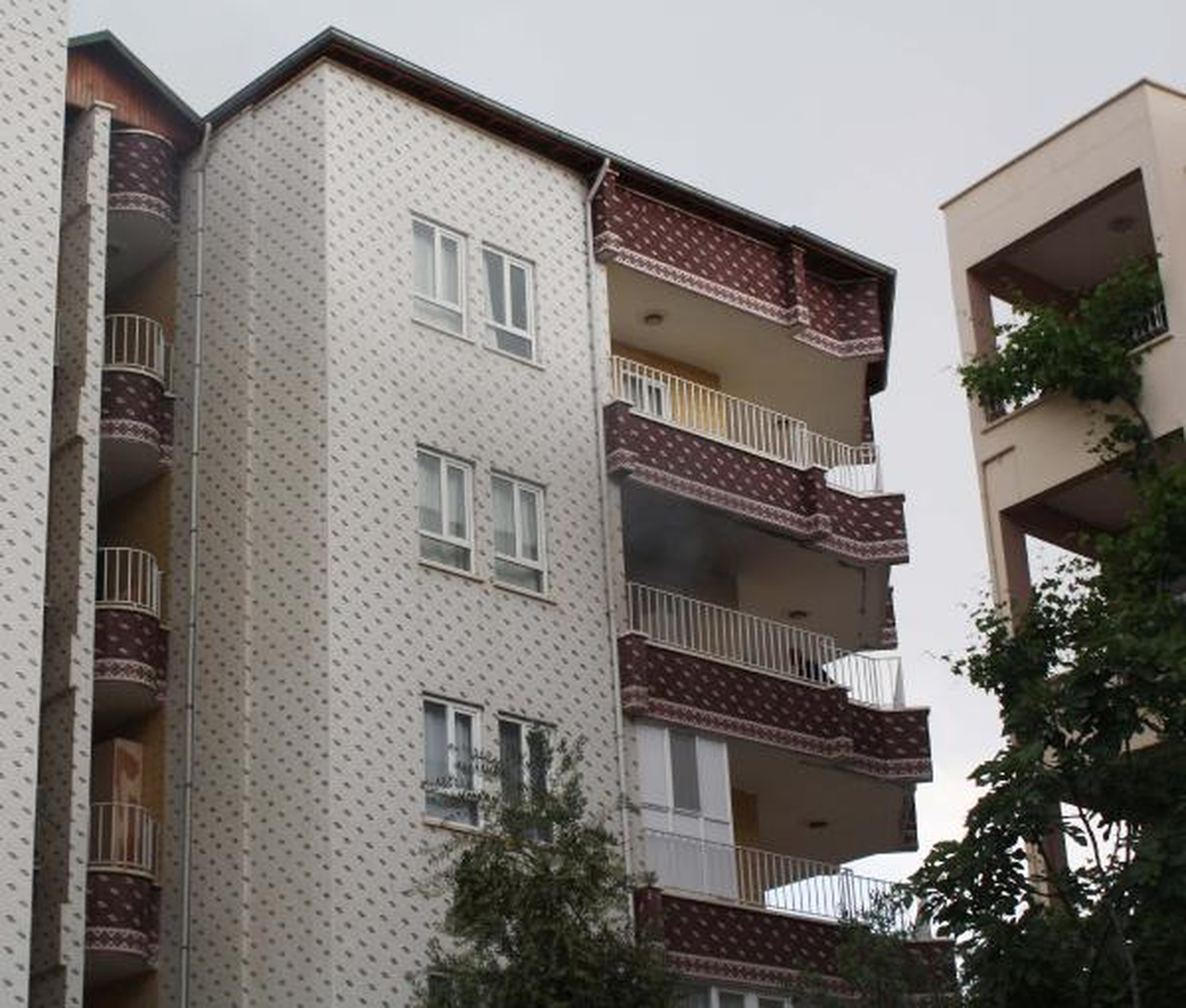 Evde Çıkan Yangın Paniğe Neden Oldu