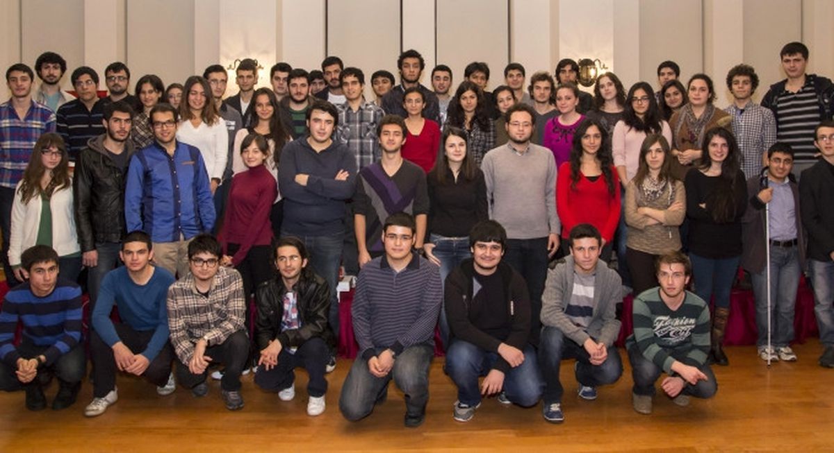 Anadolu'nun Başarılı Öğrencilerine Koç'tan Burs