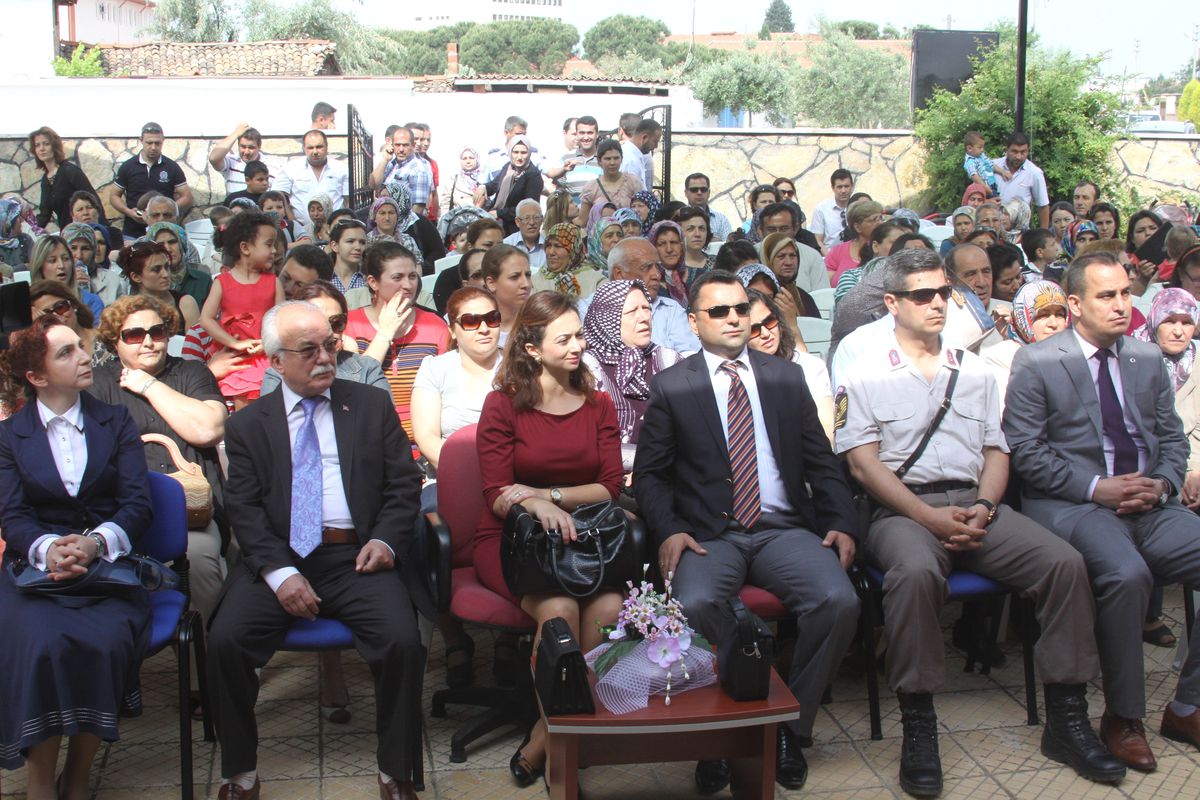 Anneler Günü Coşkuyla Kutlandı