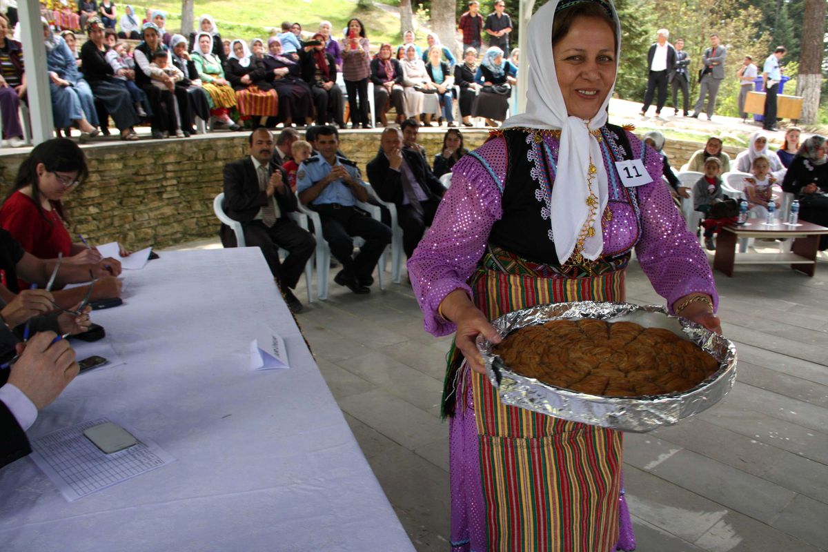 Azdavay\'da Yöresel Yemek Yapma Yarışması Yapıldı