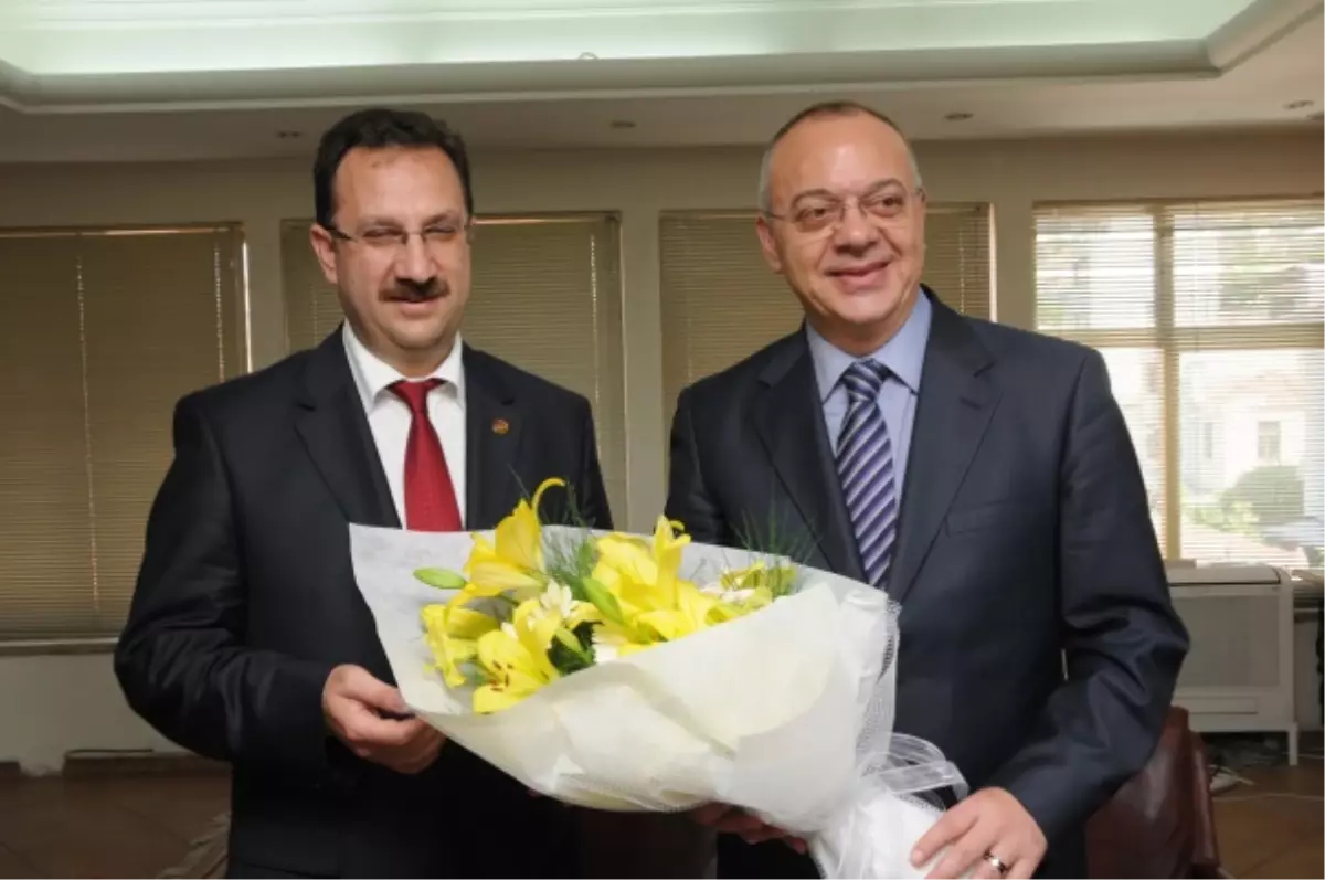 Başkan Ergün Vakıflar Bölge Müdürü İba\'yı Ağırladı