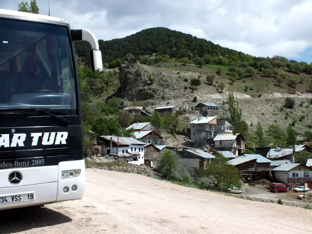 Bu Köye İlk Defa Otobüs Geldi