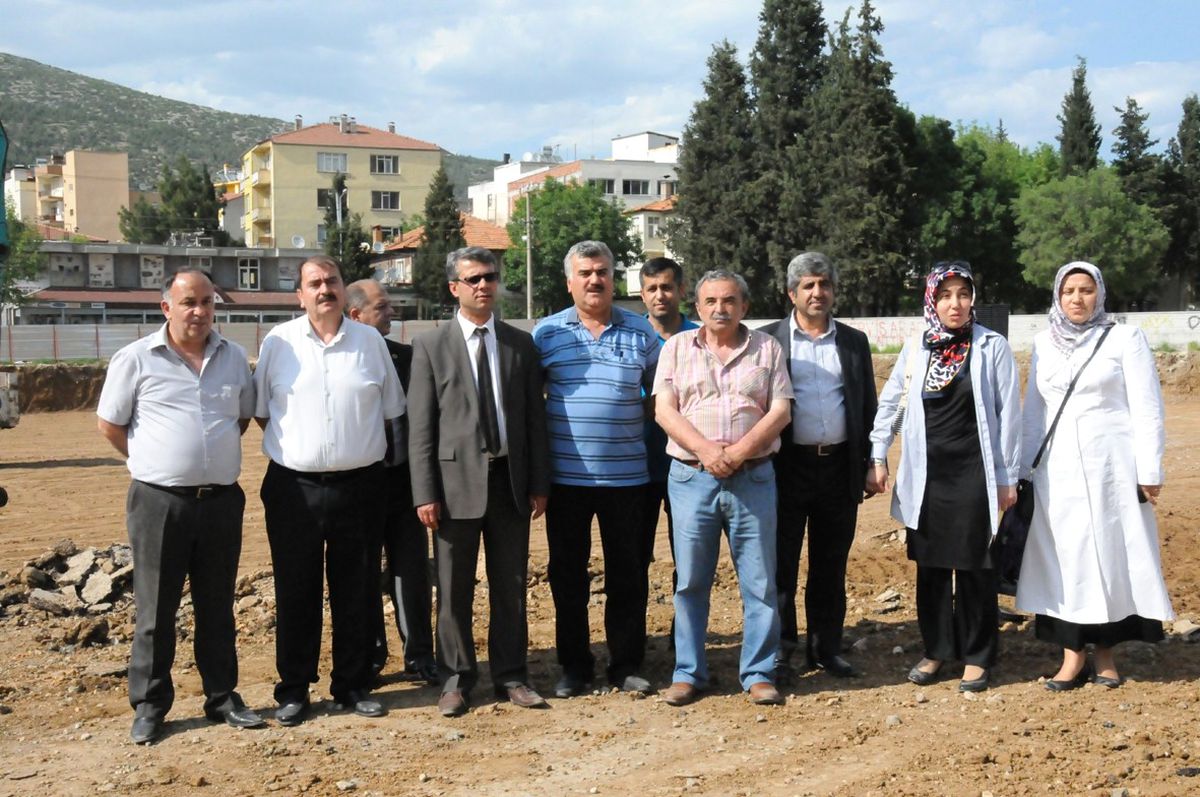 Bucak Kapalı Pazar Yerine Kavuşuyor