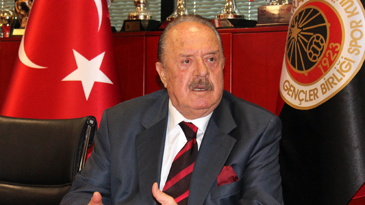 Cavcav: 'Bir Sene de Olsa Futbol Federasyonu Başkanı Olmak İsterim, Bu Yaşımda da Olsa Yaparım'